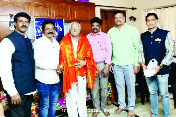 వృద్ధాశ్రమంలో సేవామూర్తి లయన్ డా॥ నిమ్మల స్వామినాయుడు జన్మదిన వేడుక
